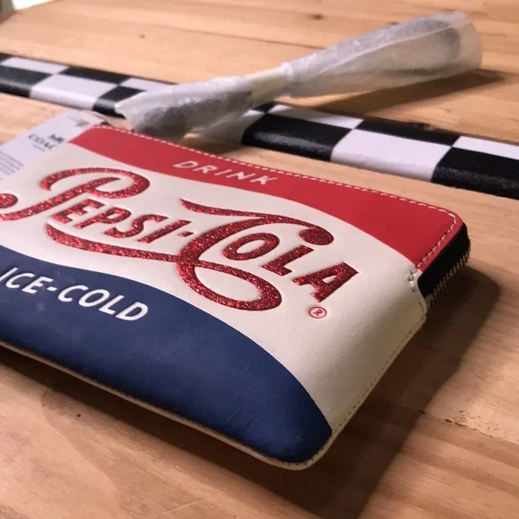 Coach x Pepsi Collab Retro Vintage Glittering Pepsi Cola Zipper Wristlet Pouch - Picture 4 of 16